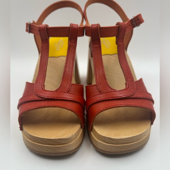 Swedish Hasbeens Red Leather Wooden Platform Sandals T-Strap Chunky Block Heel - Picture 3 of 16